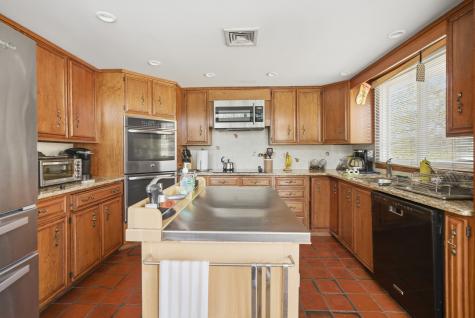 4 Alan Road Danbury CT 06810