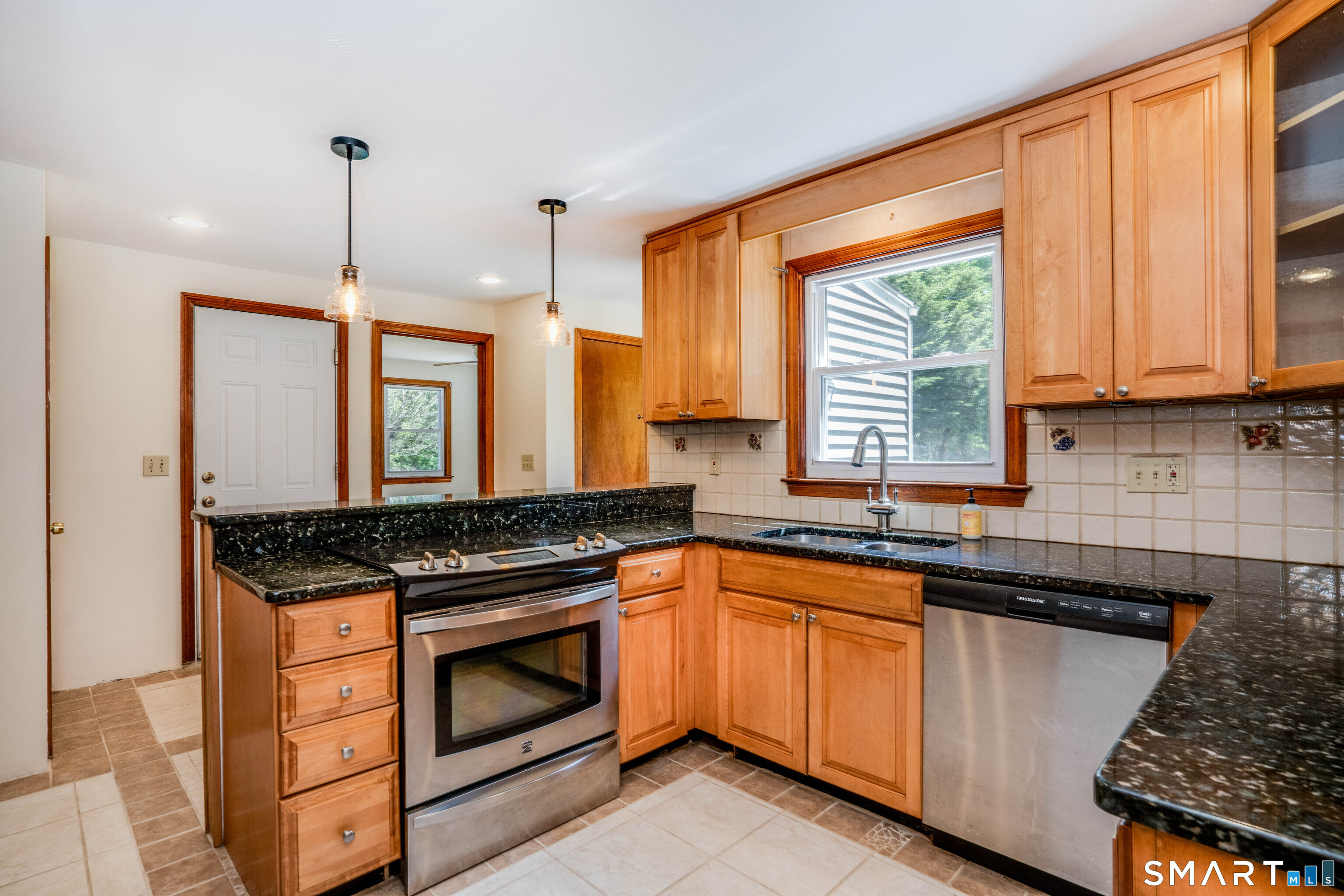 17 Schaffer Drive East Hartford CT 06118