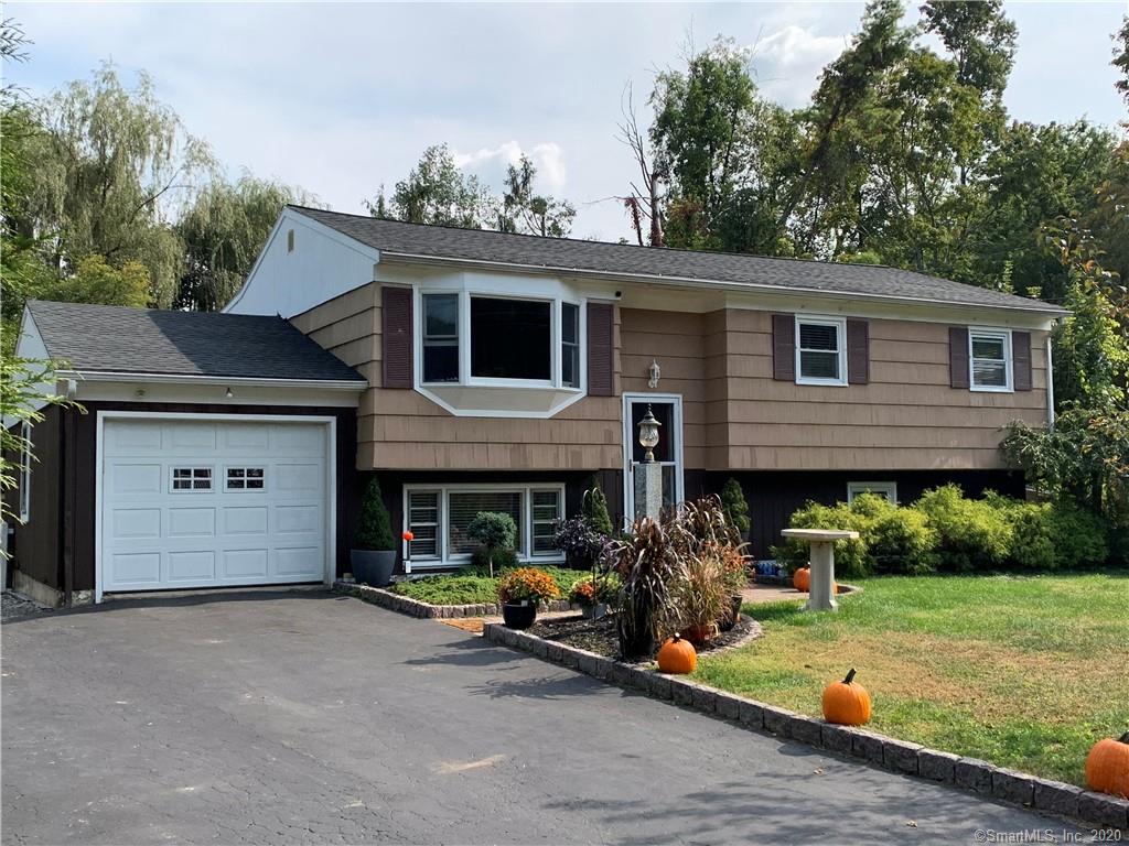 15 Hillside Circle Brookfield CT 06804