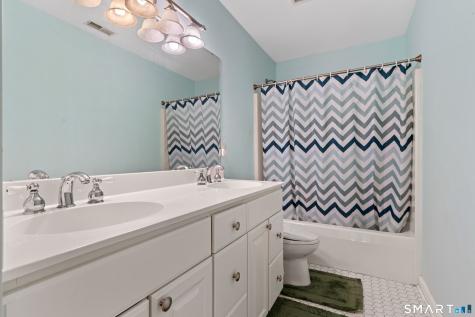 40 Lexington North Way Milford CT 06461