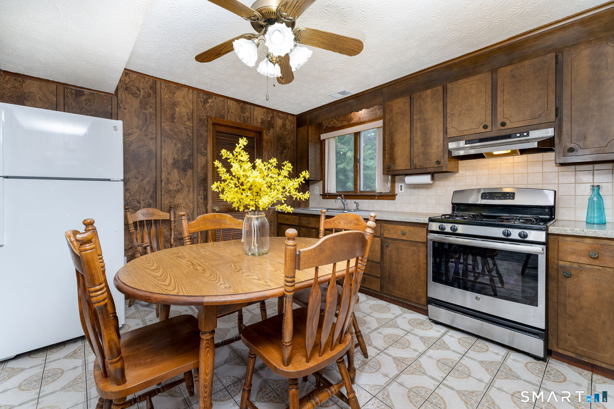 15 Colonial Drive Wethersfield CT 06109