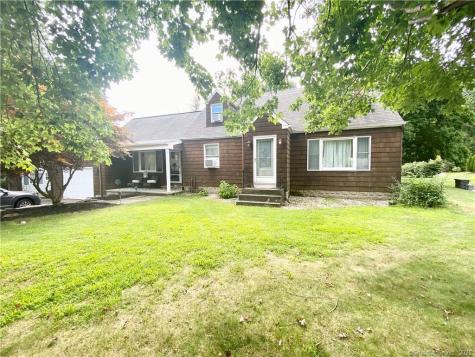 41 Johnnycake Lane New Hartford CT 06057