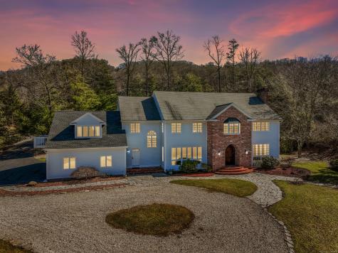 56 Breezy Knolls Avon CT 06001