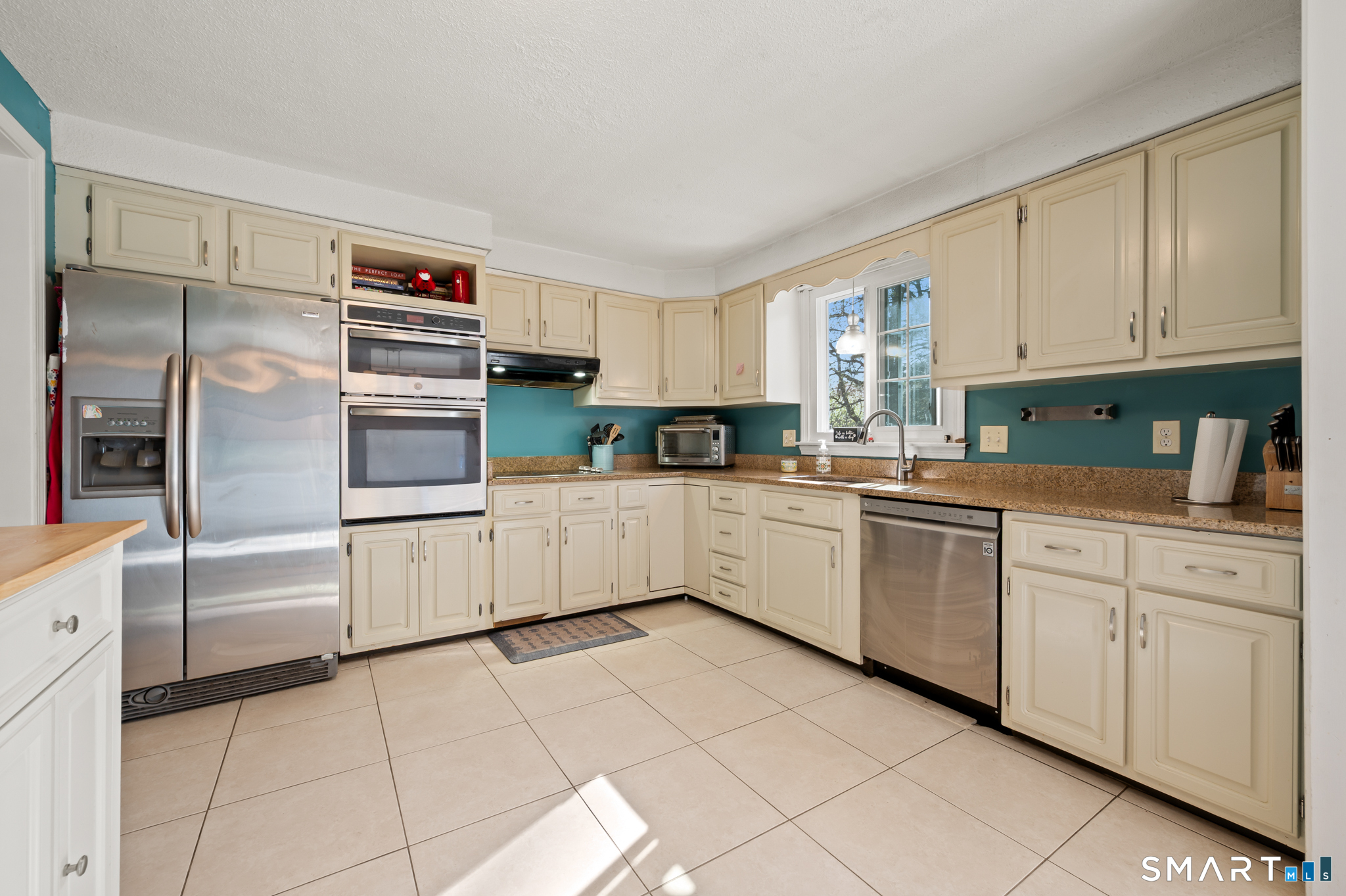 136 Murielle Drive South Windsor CT 06074