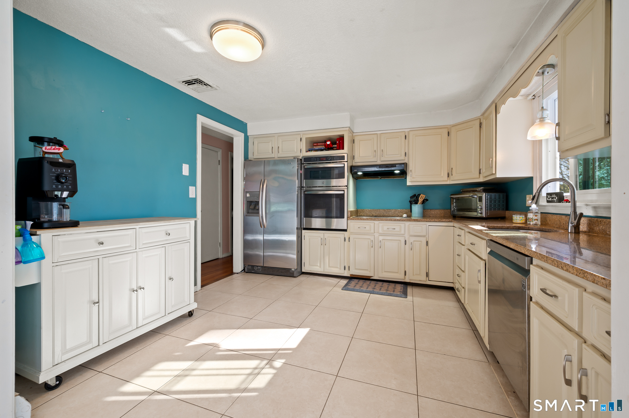 136 Murielle Drive South Windsor CT 06074
