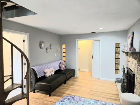 297 Wickham Road Glastonbury CT 06033