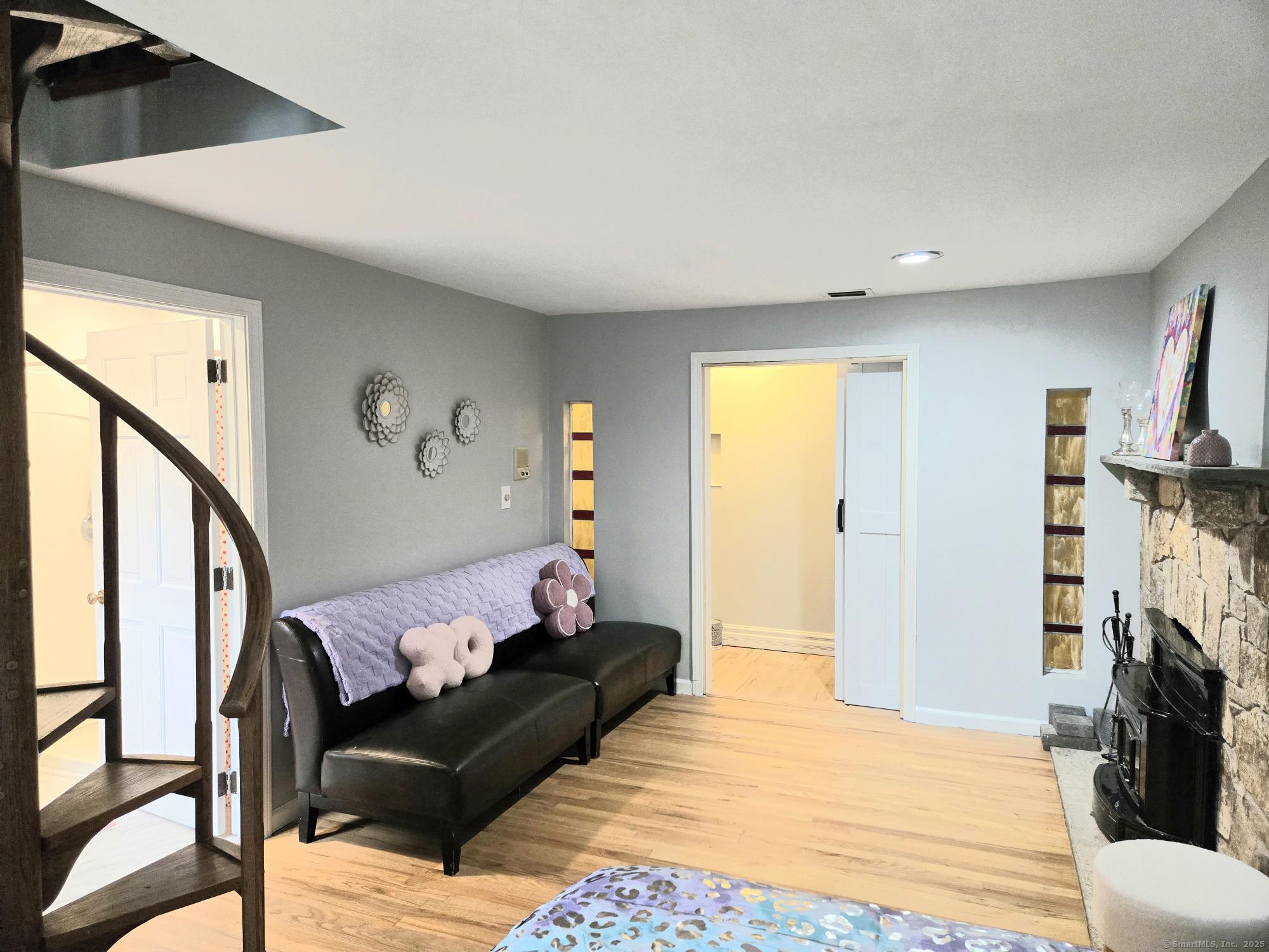 297 Wickham Road Glastonbury CT 06033