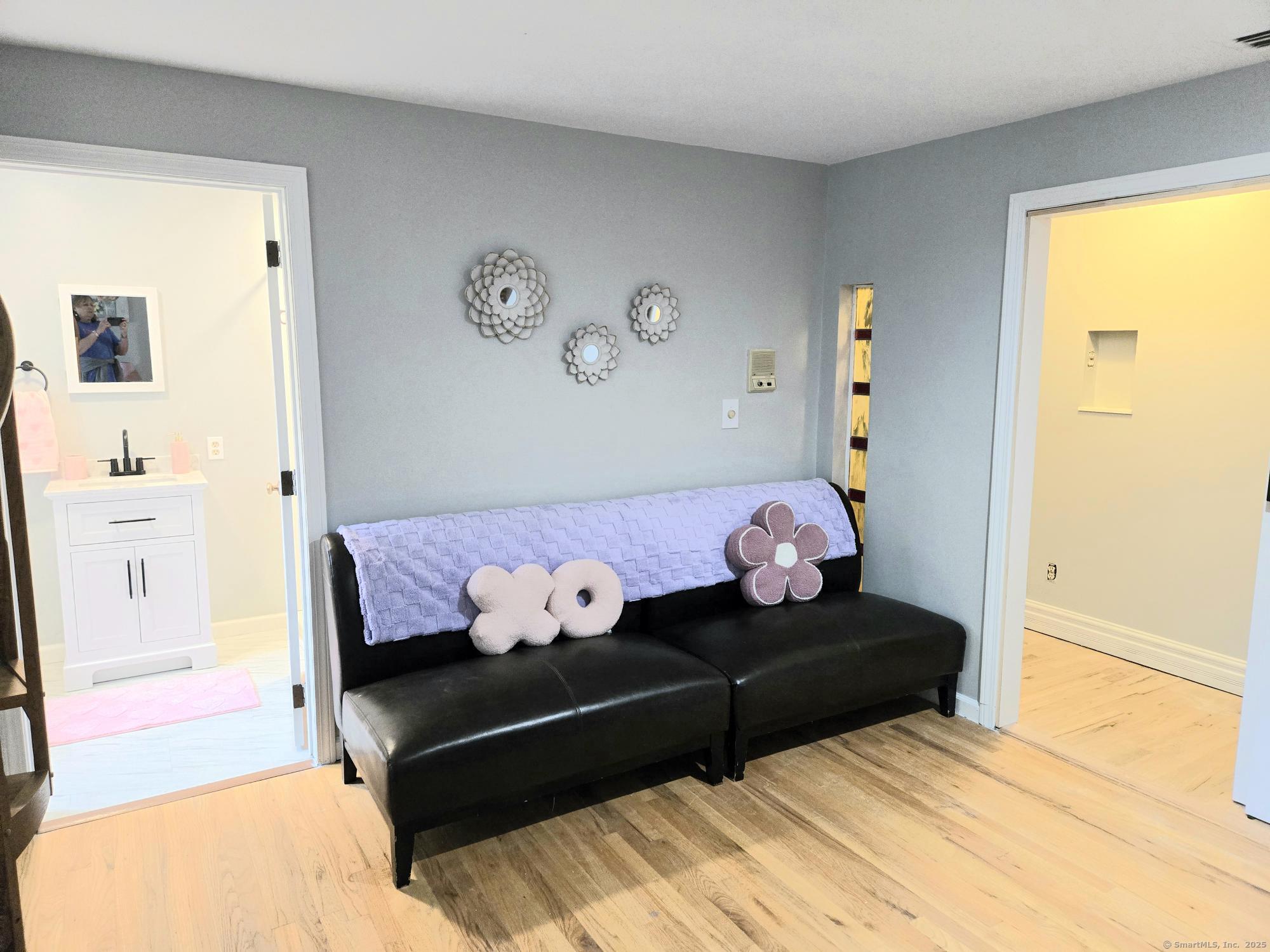 297 Wickham Road Glastonbury CT 06033