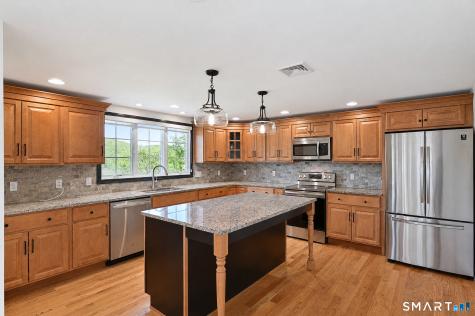 36 Sunset Trail New Fairfield CT 06812