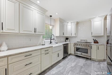 95 Moravia Road Avon CT 06001