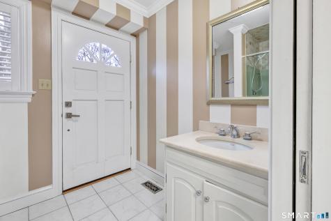 10 White Oak Farm Road Newtown CT 06470