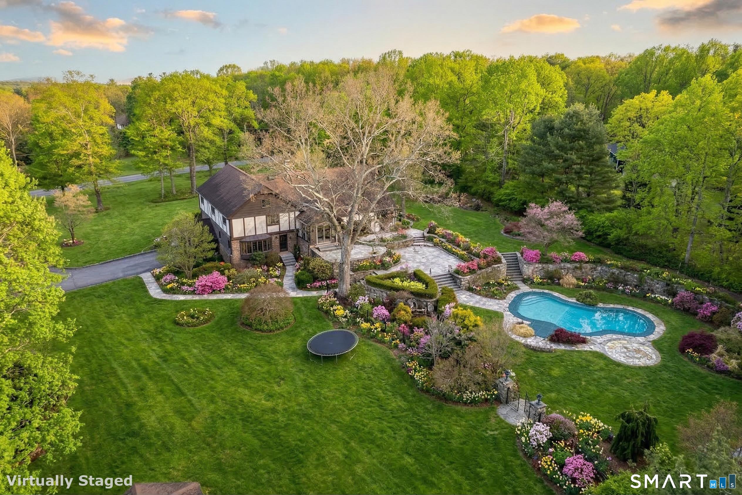 10 White Oak Farm Road Newtown CT 06470