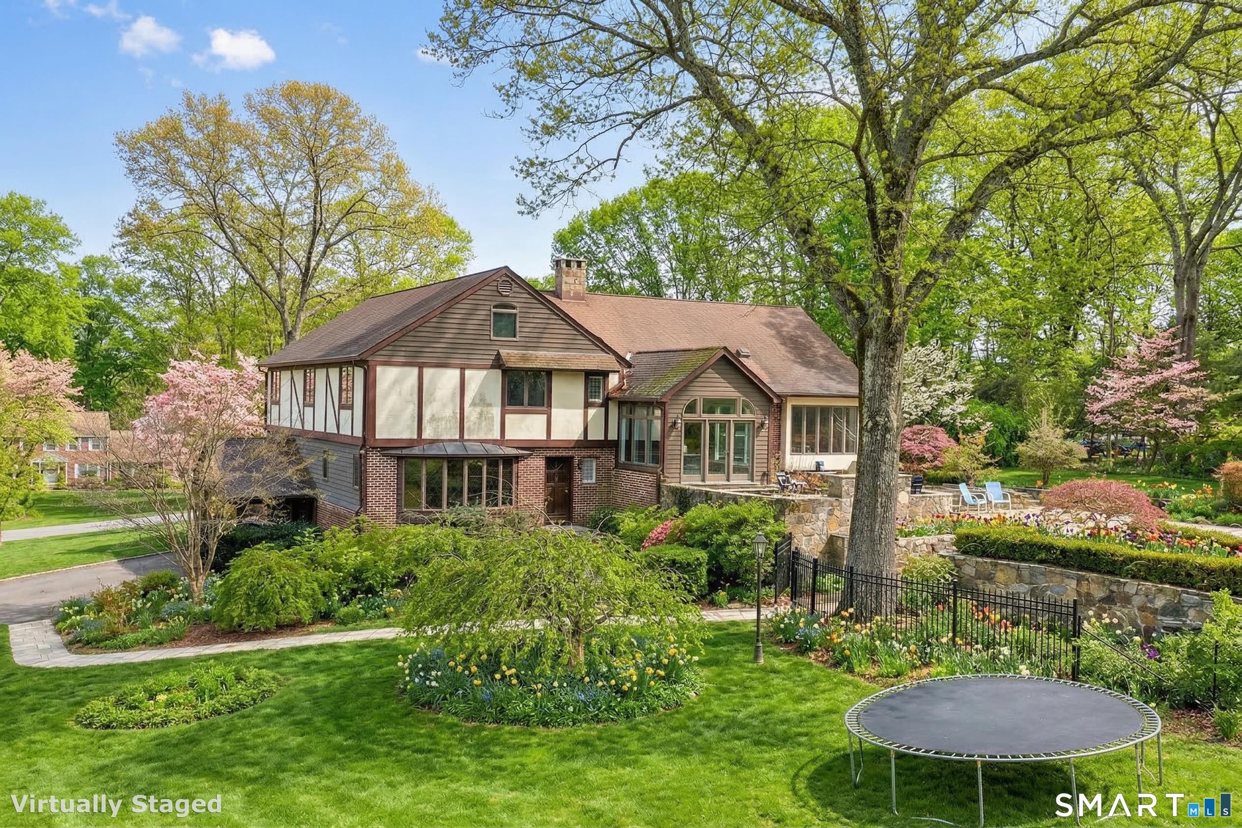 10 White Oak Farm Road Newtown CT 06470
