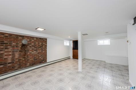 520 Goldenrod Avenue Bridgeport CT 06606