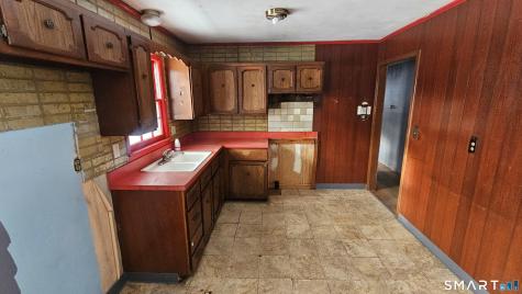 12 Collins Drive West Haven CT 06516
