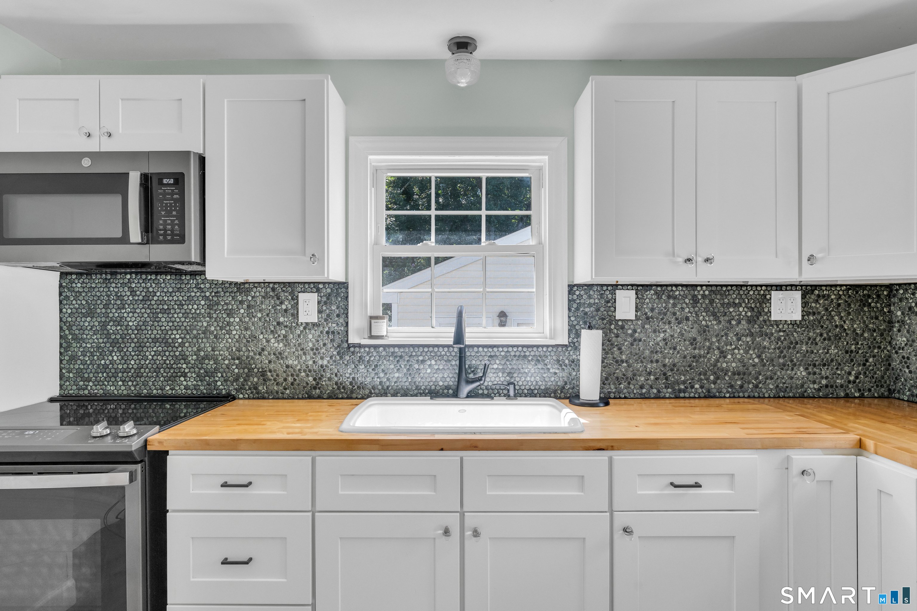 206 Alps Road Branford CT 06405