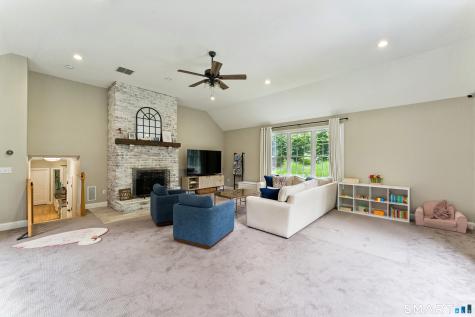 10 Pearl Street Newtown CT 06482