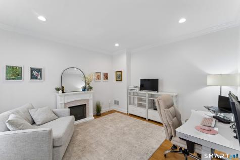 10 Pearl Street Newtown CT 06482