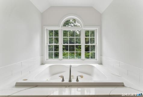 10 Pearl Street Newtown CT 06482