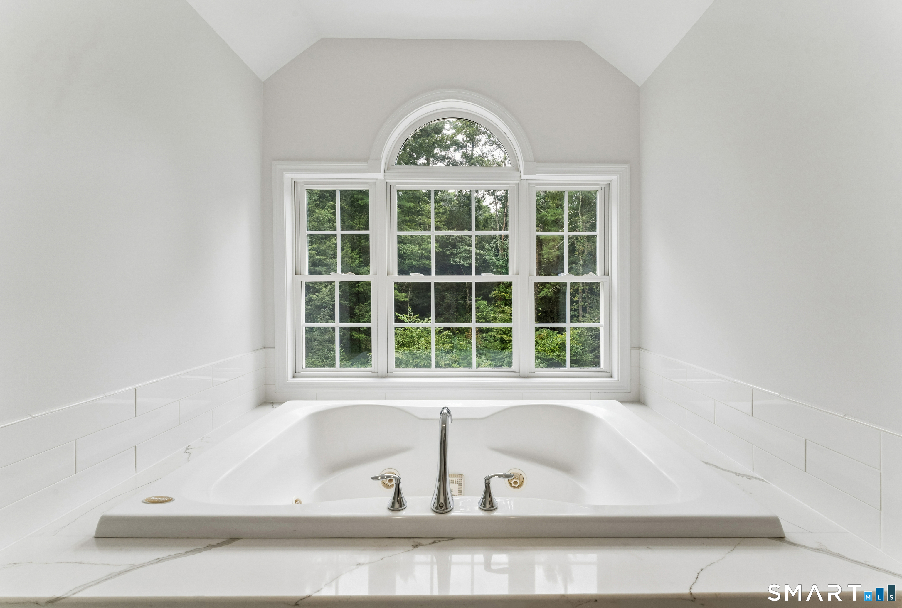10 Pearl Street Newtown CT 06482