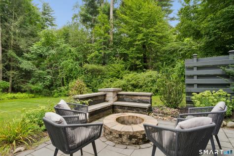 10 Pearl Street Newtown CT 06482