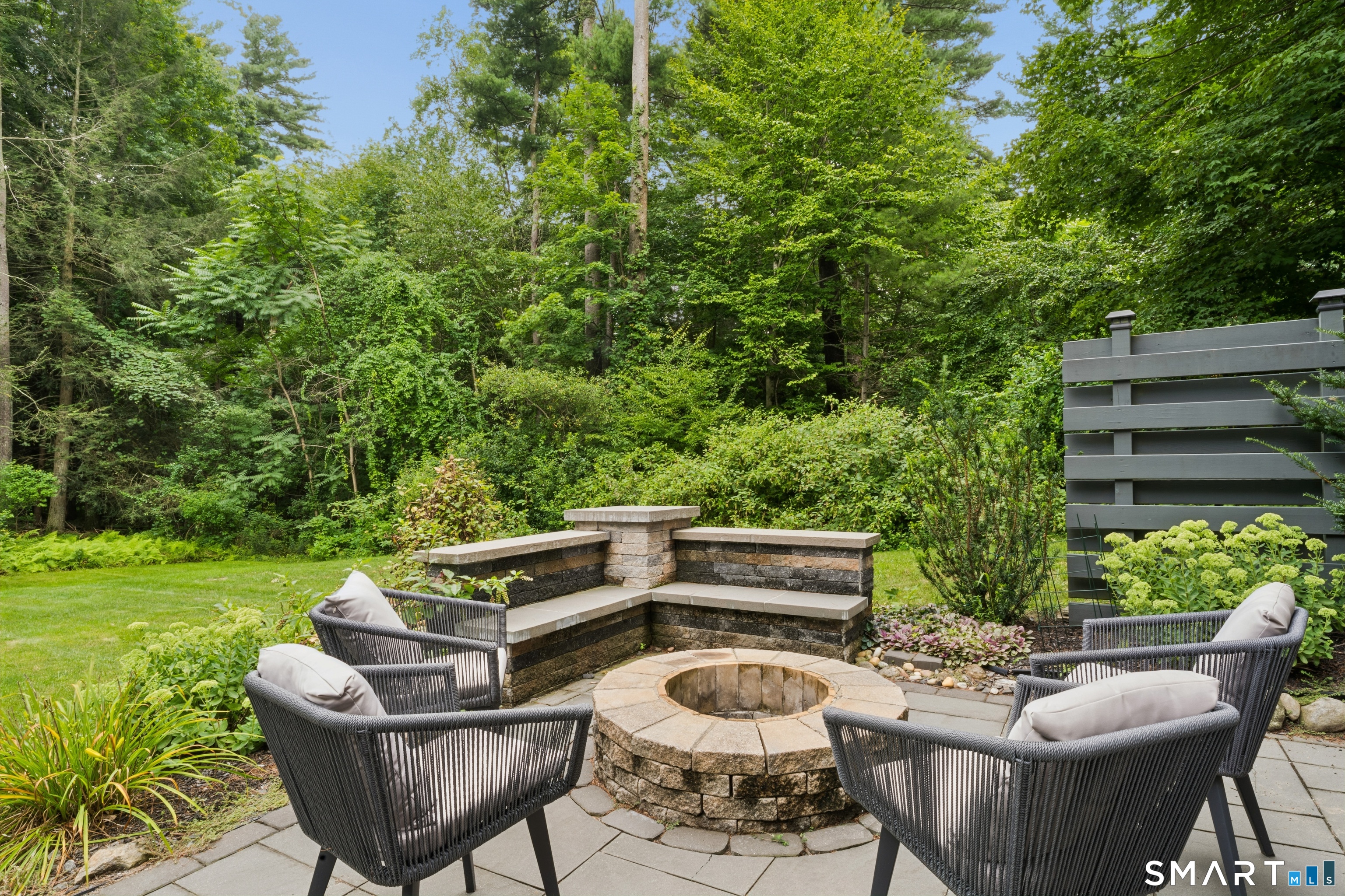 10 Pearl Street Newtown CT 06482