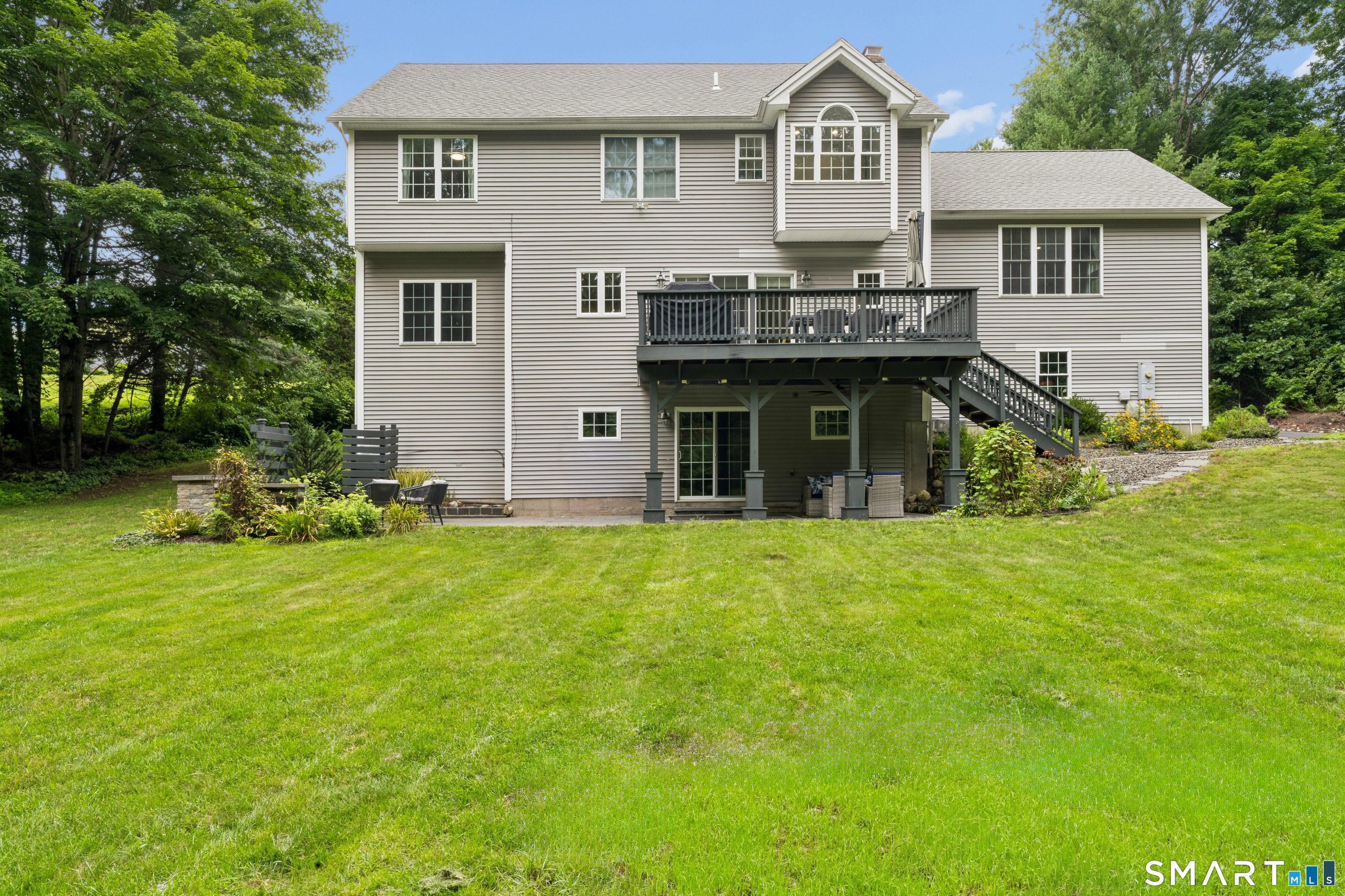 10 Pearl Street Newtown CT 06482