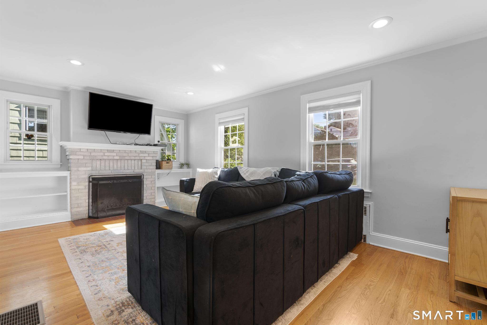 154 Clifton Avenue West Hartford CT 06107