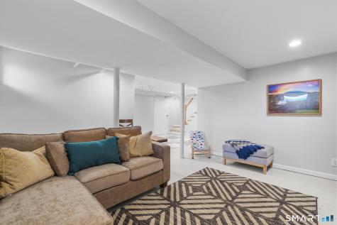 154 Clifton Avenue West Hartford CT 06107