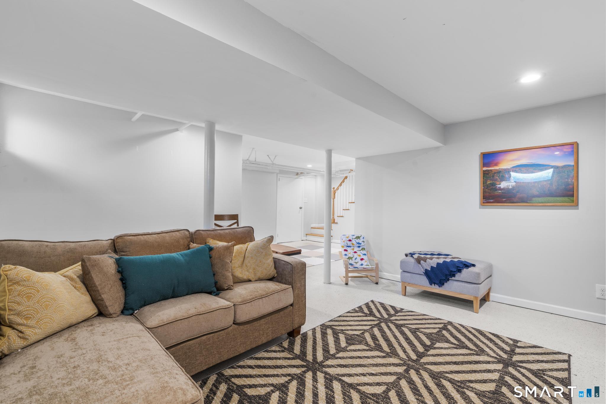 154 Clifton Avenue West Hartford CT 06107