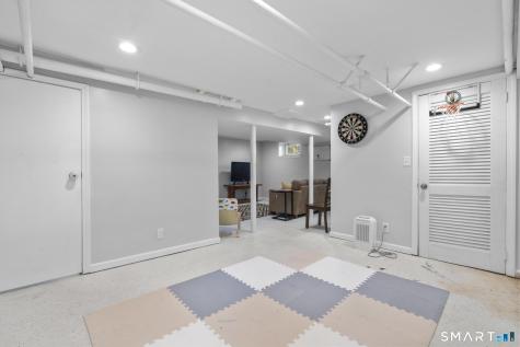 154 Clifton Avenue West Hartford CT 06107