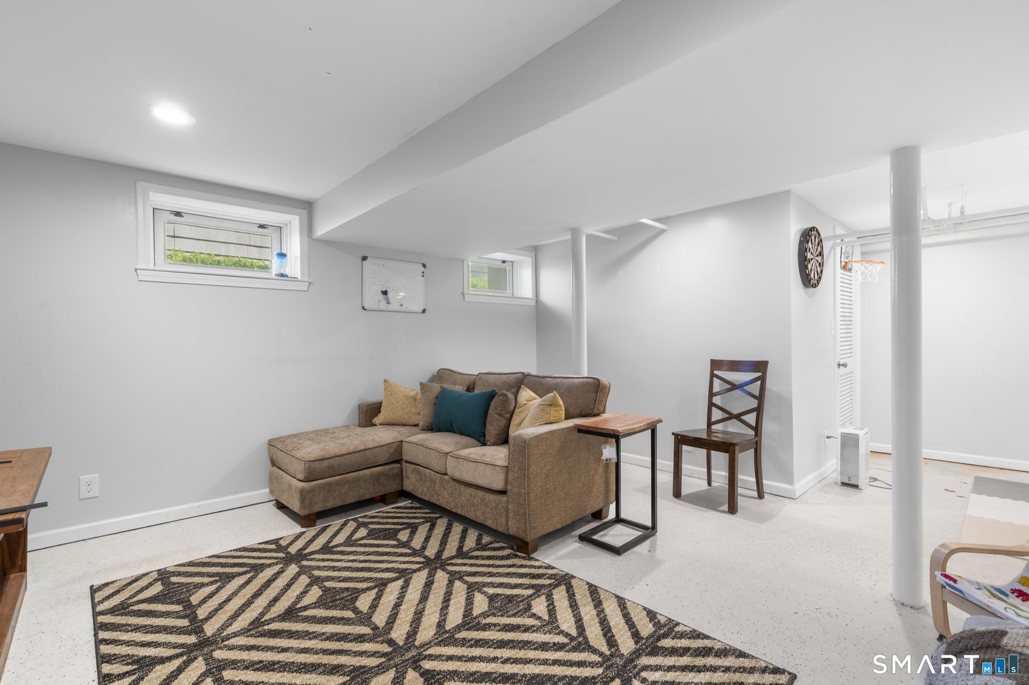 154 Clifton Avenue West Hartford CT 06107