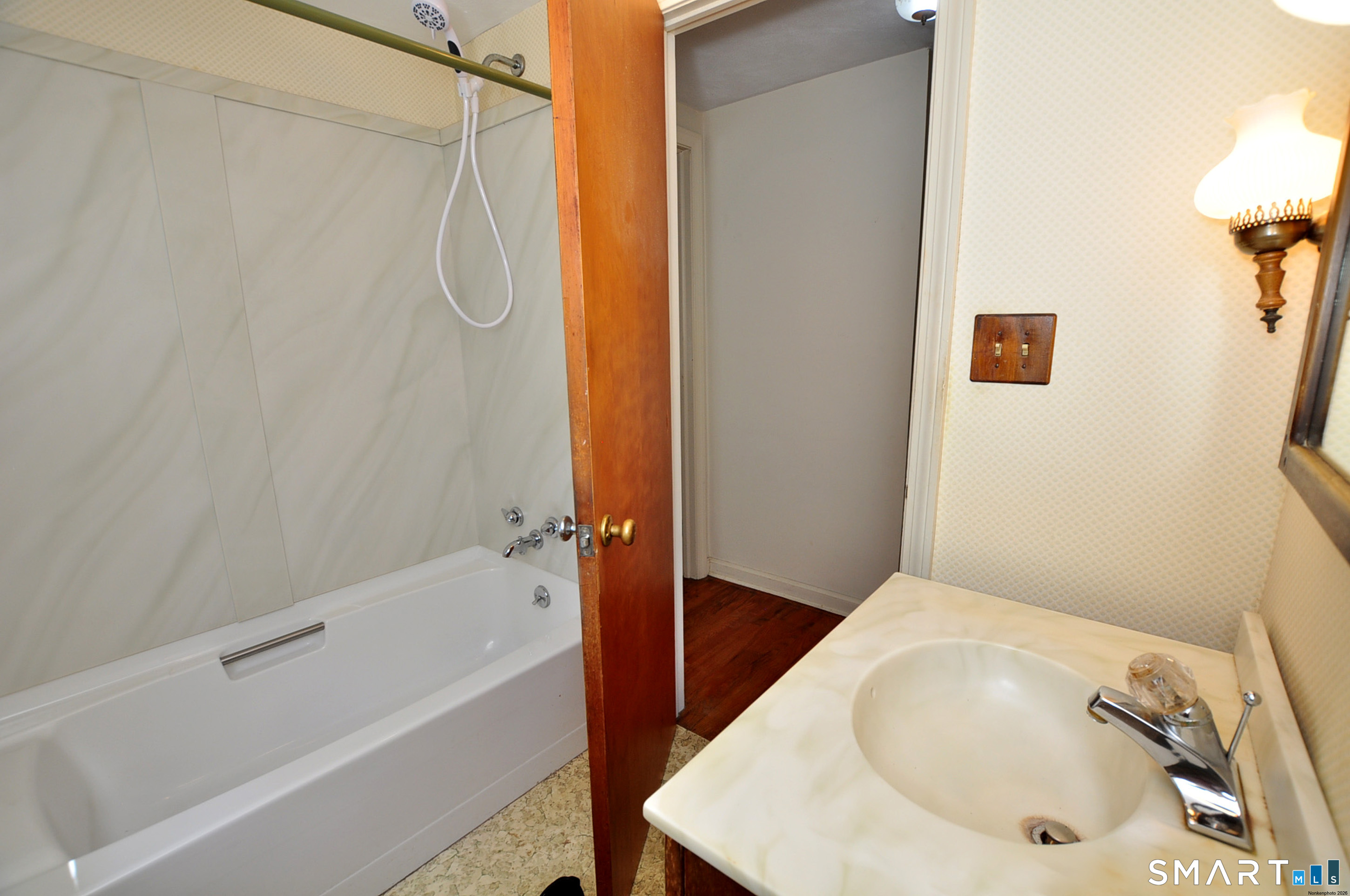 291 Bloomfield Avenue Windsor CT 06095