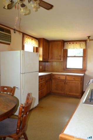 284 Deerfield Road Windsor CT 06095