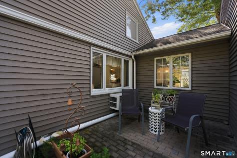 89 Mohegan Drive West Hartford CT 06117