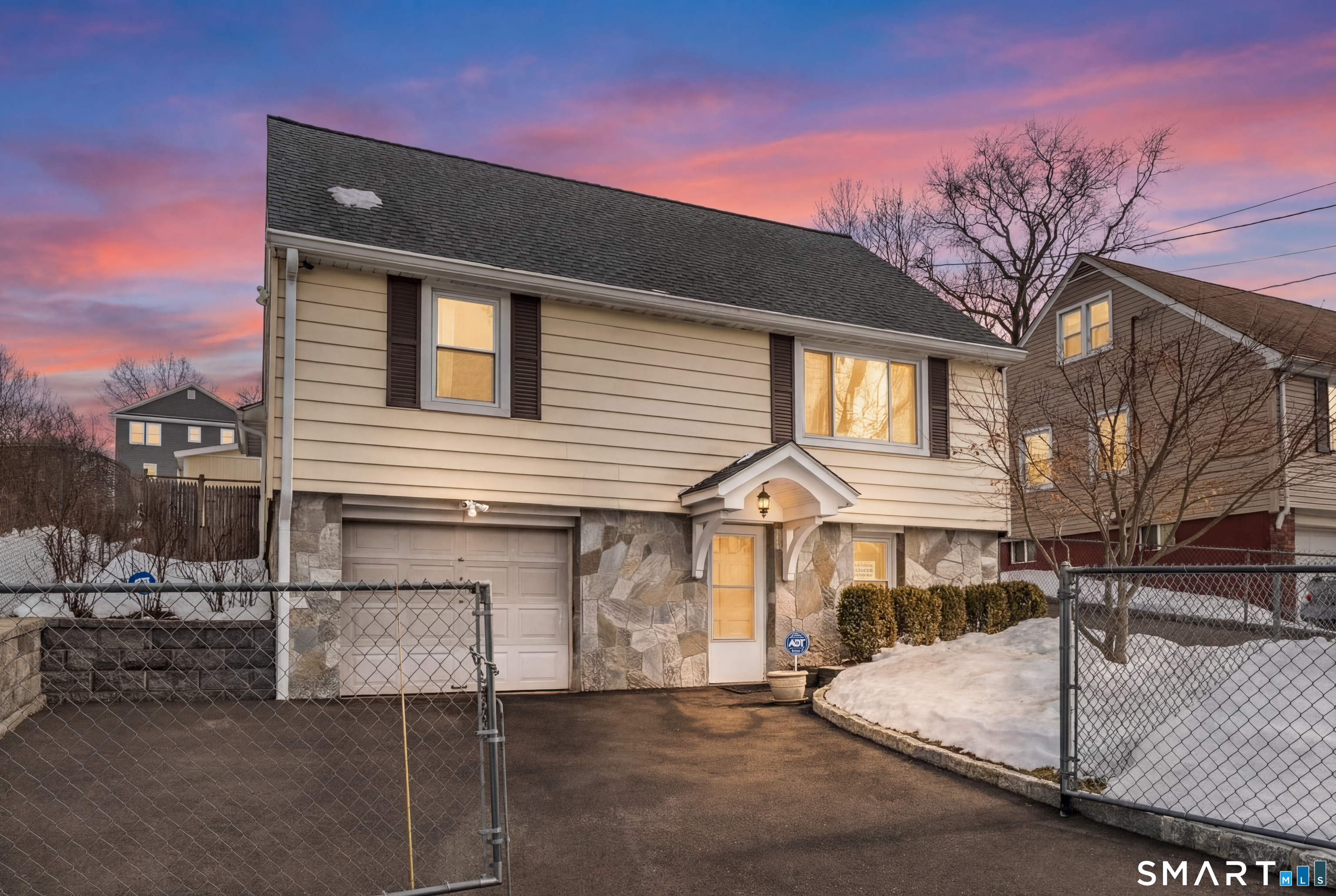 46 Oakleaf Street Bridgeport CT 06606