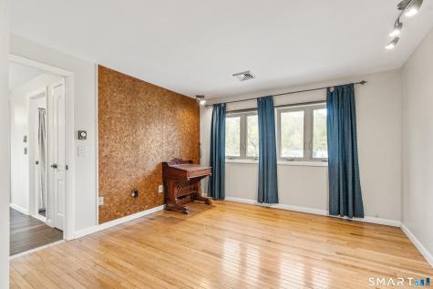 24 Colonial Drive Waterford CT 06385