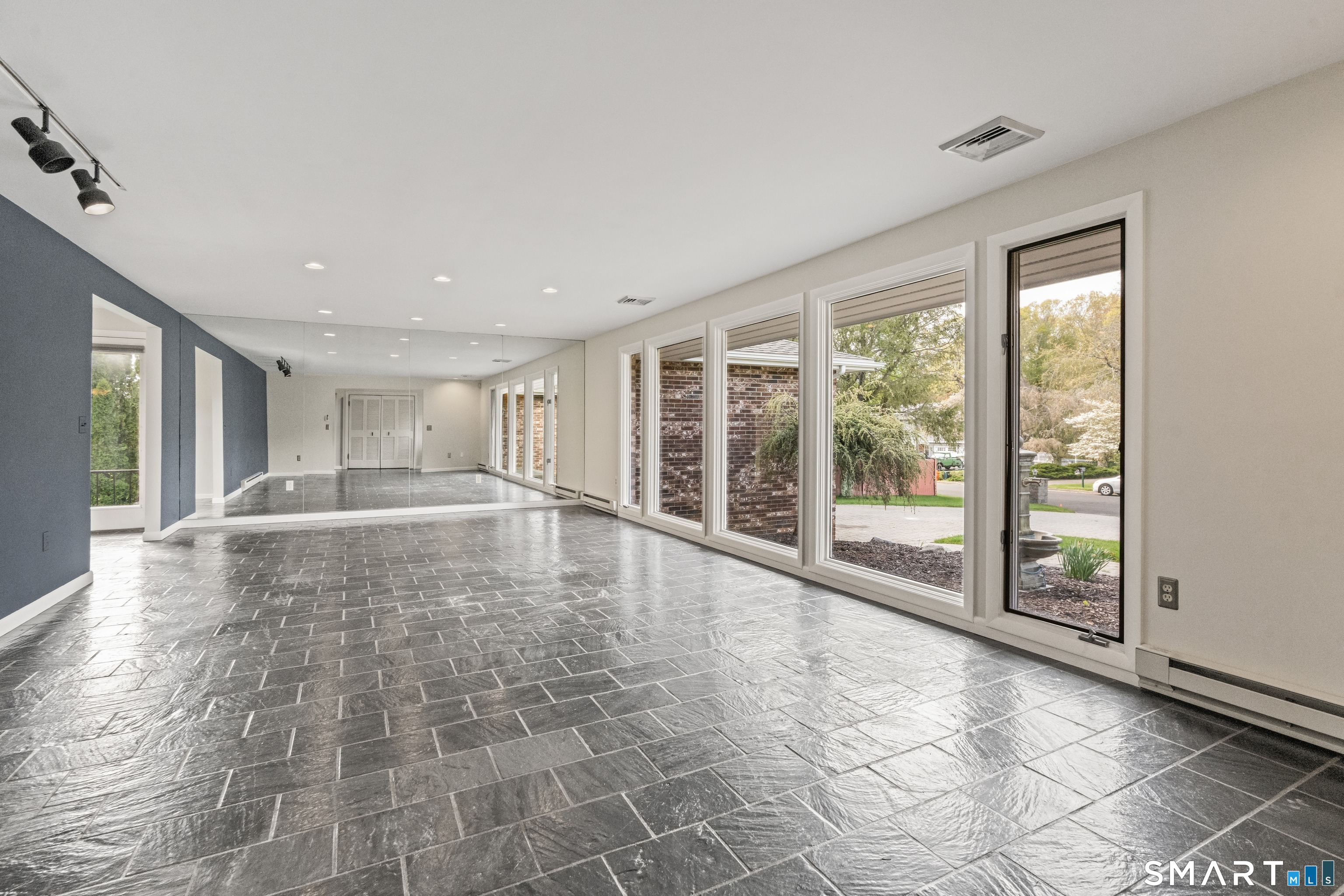 24 Colonial Drive Waterford CT 06385