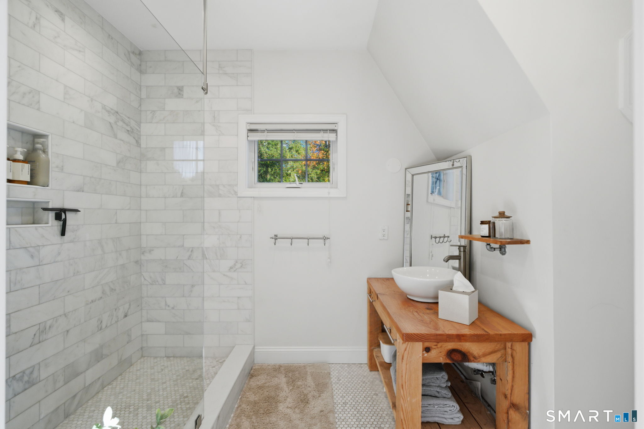 16 Riverside Road Simsbury CT 06070