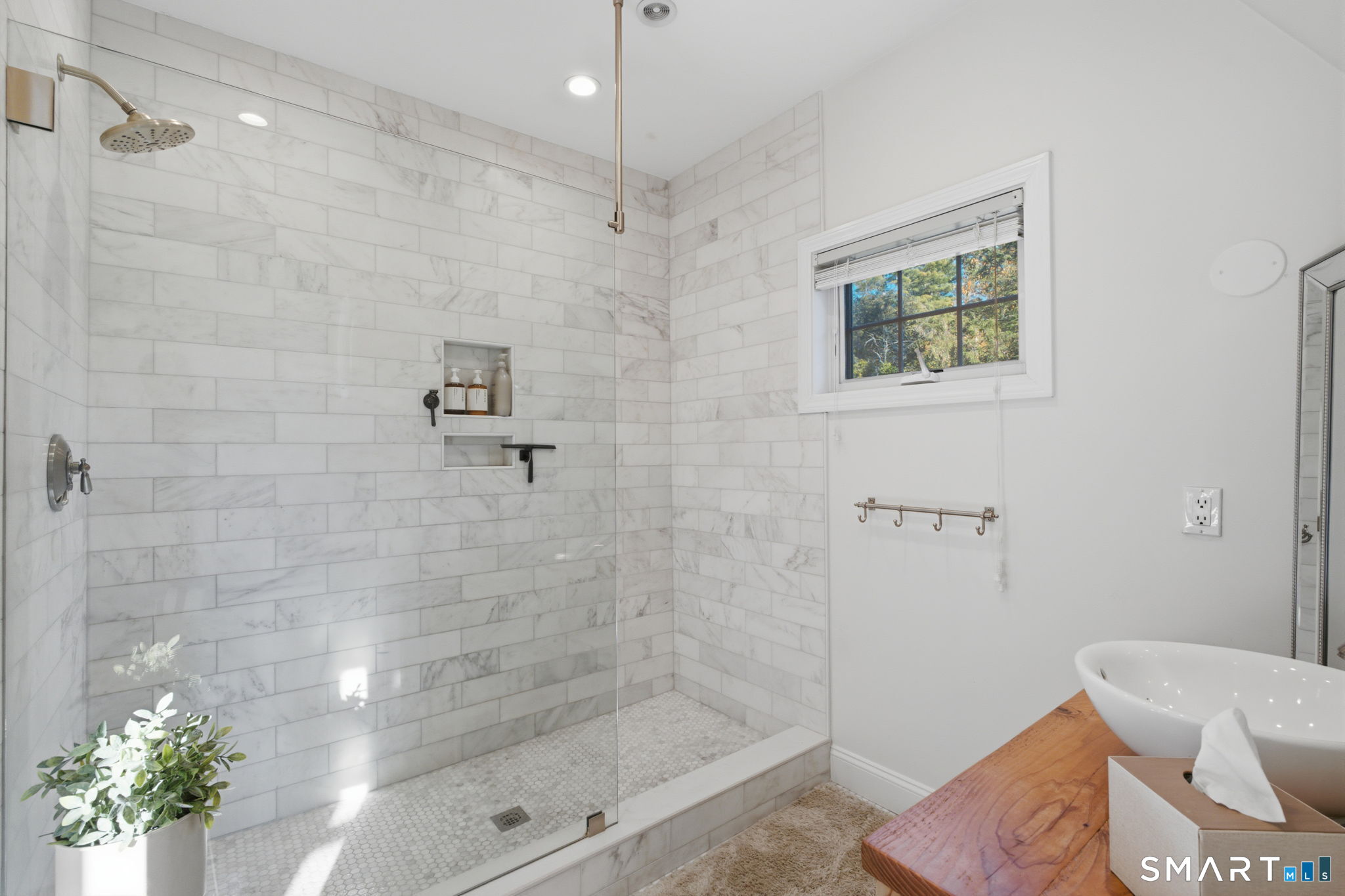 16 Riverside Road Simsbury CT 06070