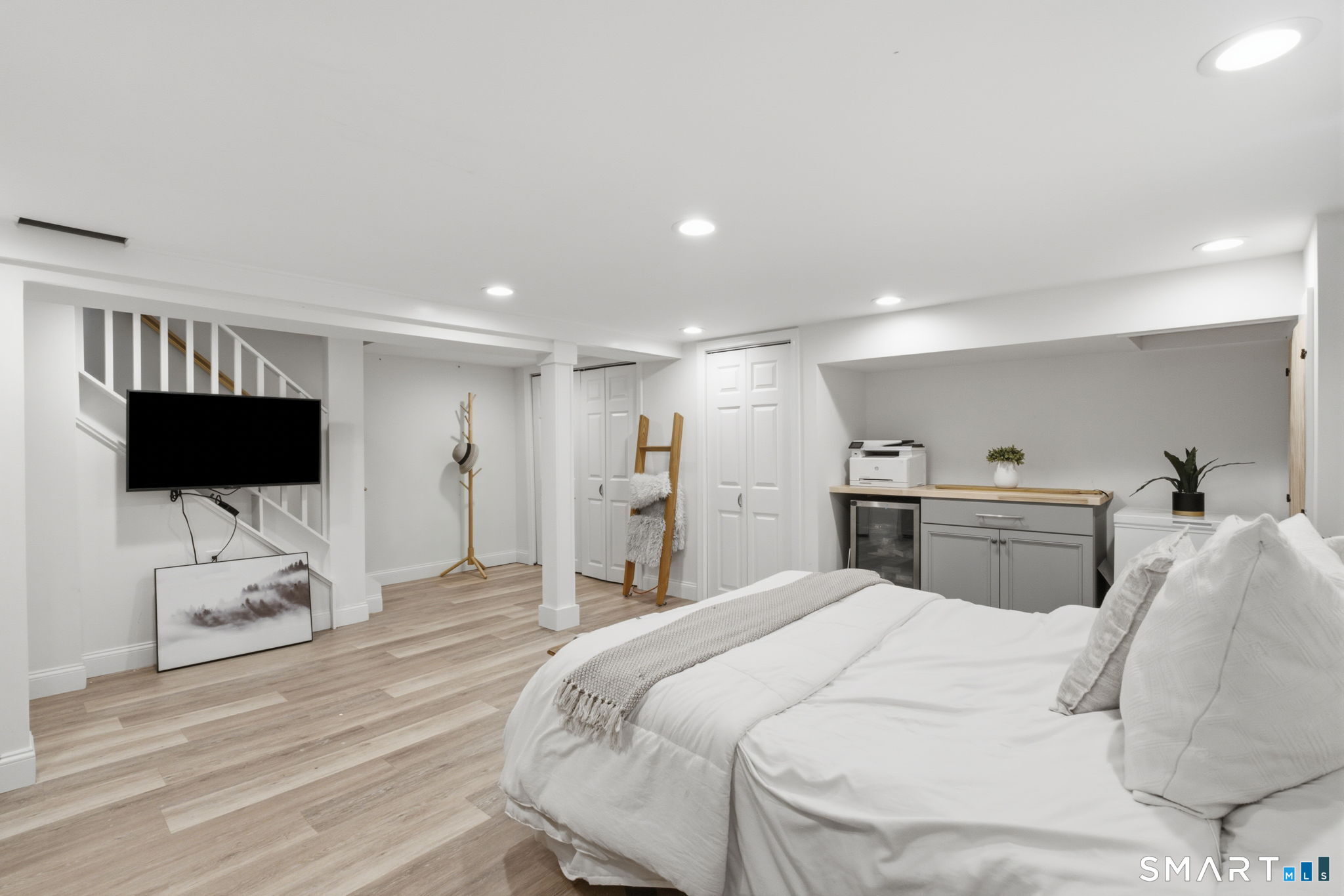 16 Riverside Road Simsbury CT 06070