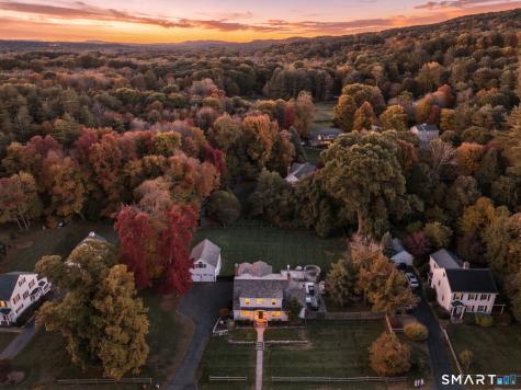 16 Riverside Road Simsbury CT 06070