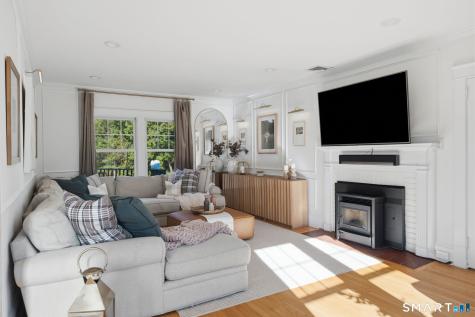 16 Riverside Road Simsbury CT 06070