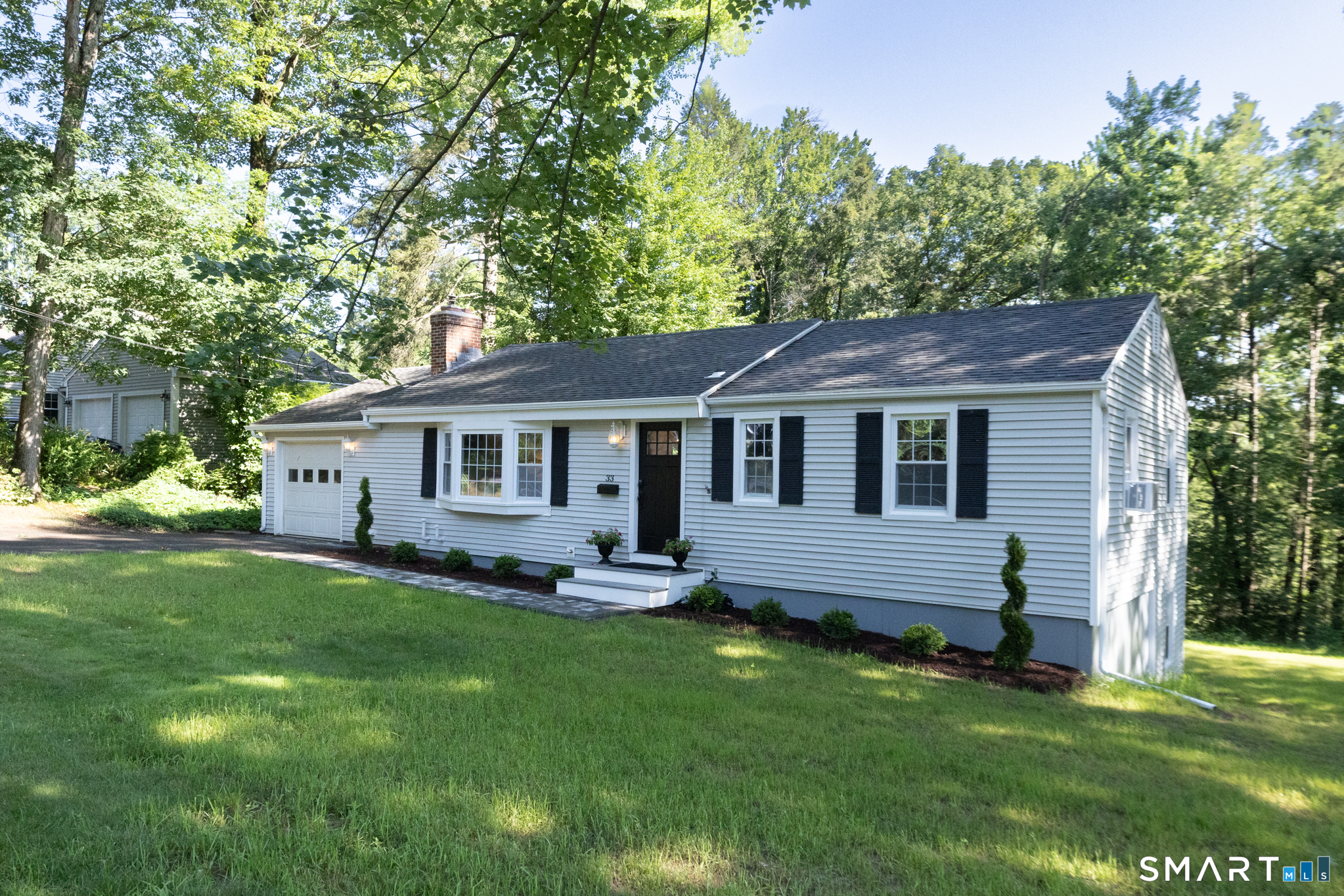 33 Carver Circle Simsbury CT 06070