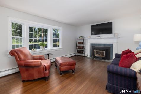 33 Carver Circle Simsbury CT 06070