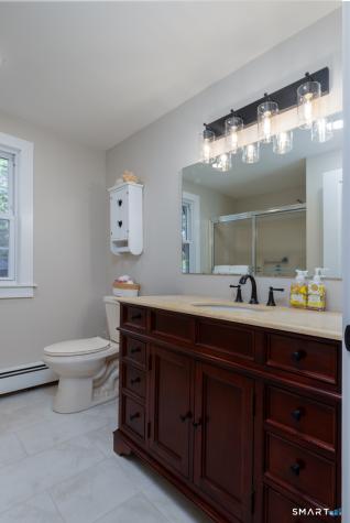 33 Carver Circle Simsbury CT 06070