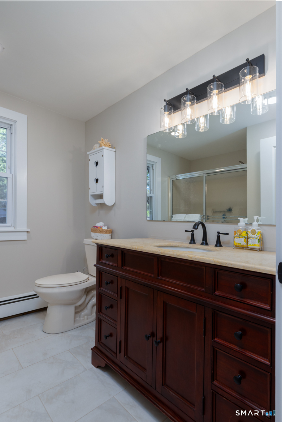 33 Carver Circle Simsbury CT 06070