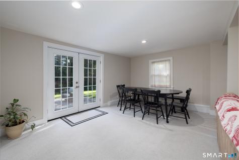 33 Carver Circle Simsbury CT 06070