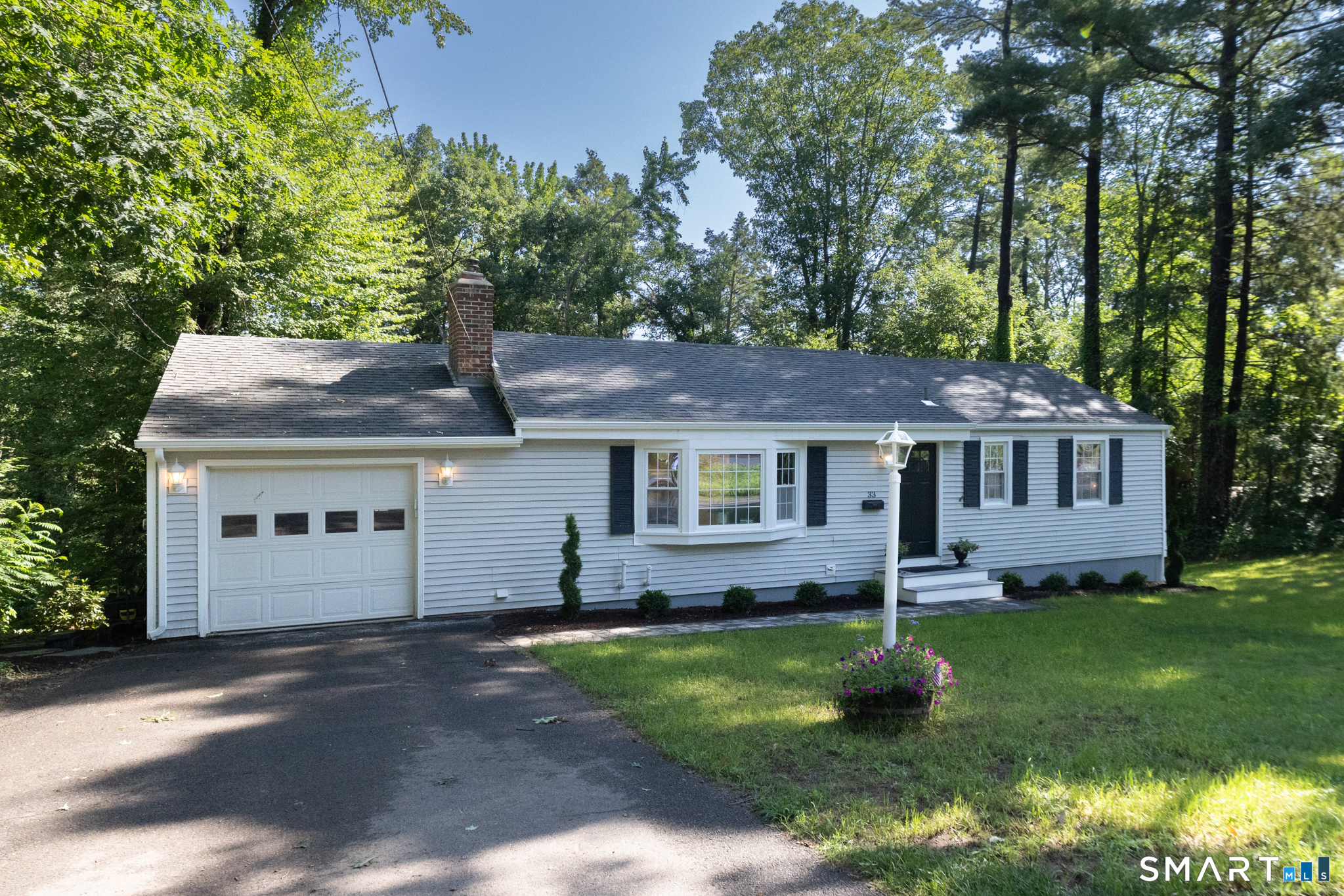 33 Carver Circle Simsbury CT 06070
