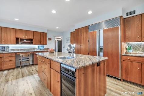14 Tulip Tree Lane Woodbridge CT 06525